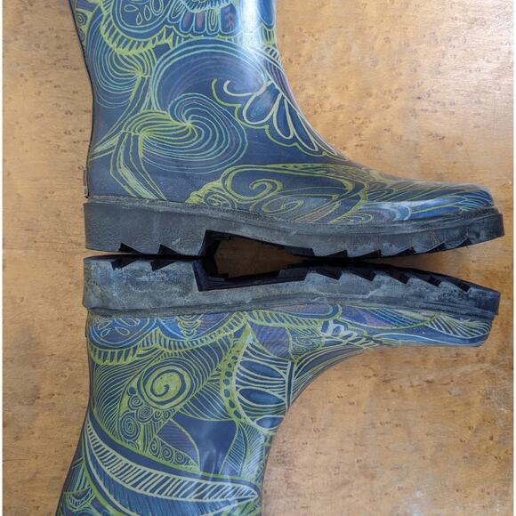 Chooka Invasion Peacock Pattern Green/Blue Rain Boot, All Natural Rubber-7 - Picture 5 of 11